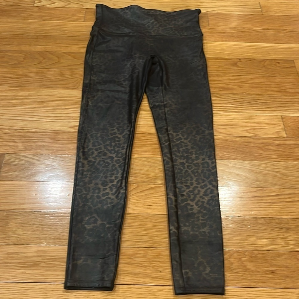Spanx faux leather leopard shine print leggings size large .